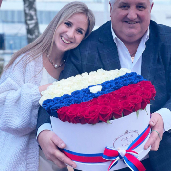 Флаг России из роз от 41 шт.