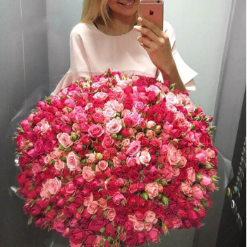 Кустовые розы в букете от 19 шт.