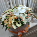 Каллы с гвоздиками в миксе от 81 шт. Каллы с гвоздиками в миксе от 81 шт.
