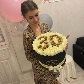 Белые розы с датой от 51 шт. Белые розы с датой от 51 шт.