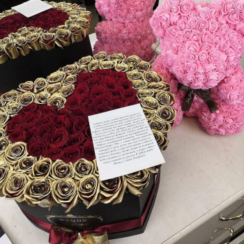 Золотые розы с сердцем от 51 шт.