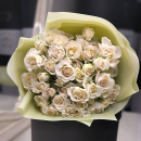 Белые кустовые розы от 9 шт. Белые кустовые розы от 9 шт.