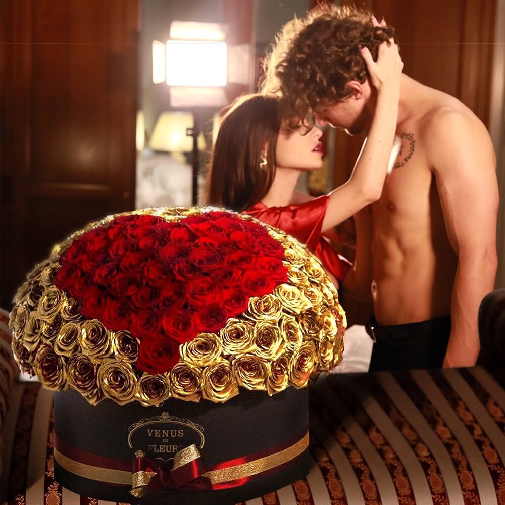 Золотые розы с сердцем (шар) от 101 шт. Золотые розы с сердцем (шар) от 101 шт.