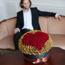 Золотые розы с сердцем (шар) от 101 шт. Золотые розы с сердцем (шар) от 101 шт.