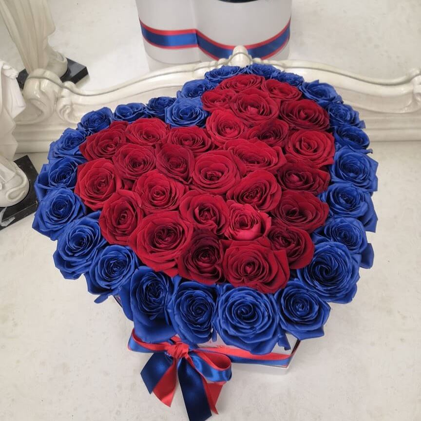 Красное сердце с синей окантовкой от 41 шт. Красное сердце с синей окантовкой от 41 шт.