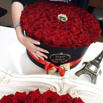 101 красная роза в коробке
