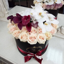 25 роз с каллами в коробке 25 роз с каллами в коробке