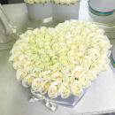 101 белая роза в коробке - сердце 101 белая роза в коробке - сердце