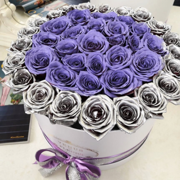 31 фиолетовая роза с серебряной окантовкой 31 фиолетовая роза с серебряной окантовкой