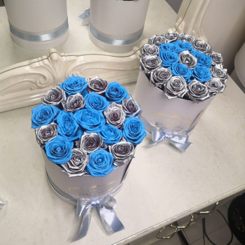 Серебряно-голубые розы от 19 шт.