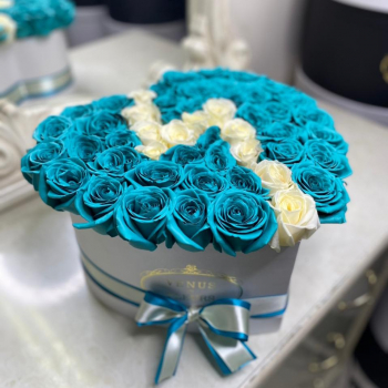 Разбитое сердце из роз от 51 шт.