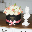 Ранункулюсы в коробке от 19 шт. Ранункулюсы в коробке от 19 шт.