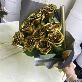 9 золотых роз в букете