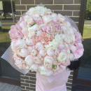 Пионы с гортензиями в букете от 29 шт. Пионы с гортензиями в букете от 29 шт.