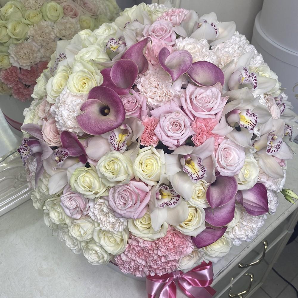 Микс цветов с каллами от 51 шт. Микс цветов с каллами от 51 шт.