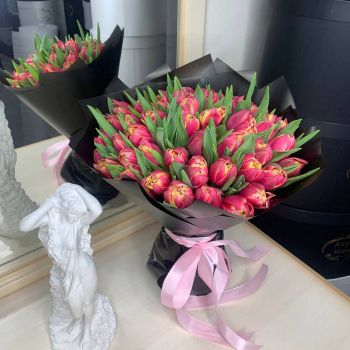 51 коралловый тюльпан в букете 51 коралловый тюльпан в букете