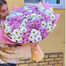 51 бело-розовая кустовая хризантема в букете 51 бело-розовая кустовая хризантема в букете