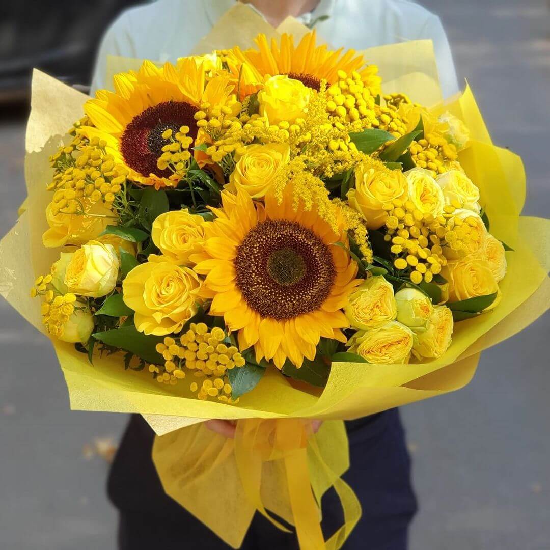 Подсолнухи с пионовидными в букете - 29 шт. Подсолнухи с пионовидными в букете - 29 шт.