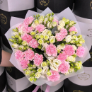 Гвоздики с эустомами в букете - 29 шт. Гвоздики с эустомами в букете - 29 шт.