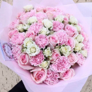 41 нежная гвоздика с кустовыми розами 41 нежная гвоздика с кустовыми розами