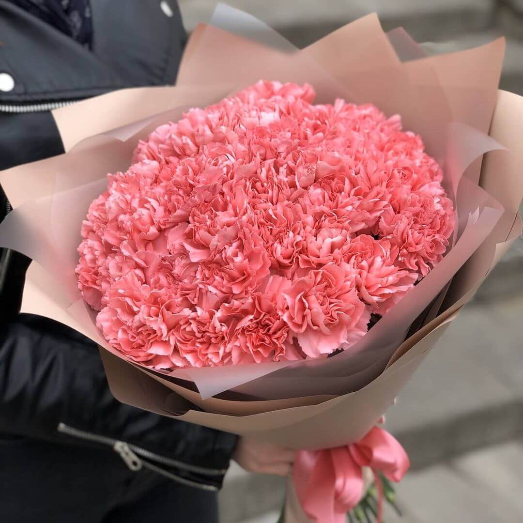 41 нежно-розовая гвоздика в букете 41 нежно-розовая гвоздика в букете