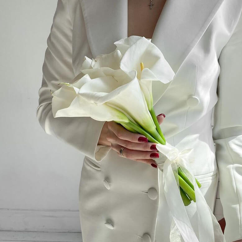 9 белых калл в букете 9 белых калл в букете