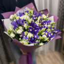 Ирисы с эустомами в букете - 71 шт. Ирисы с эустомами в букете - 71 шт.