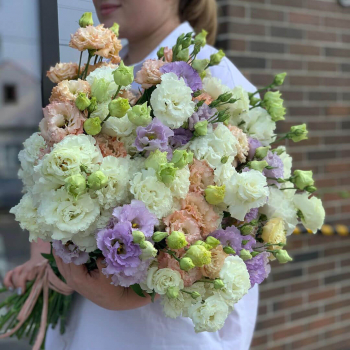 29 эустом в букете