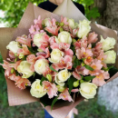 25 альстромерий с розами 25 альстромерий с розами