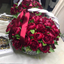 Бордовые пионы в корзине от 25 шт. Бордовые пионы в корзине от 25 шт.