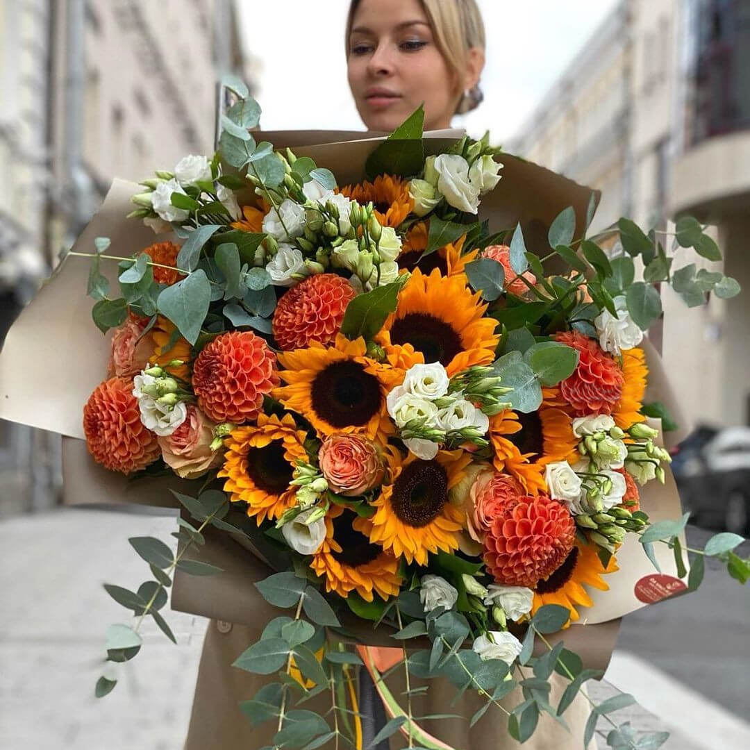 Подсолнухи с георгинами в букете - 29 шт. Подсолнухи с георгинами в букете - 29 шт.