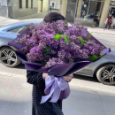 Букет из 29 веток фиолетовой сирени Букет из 29 веток фиолетовой сирени