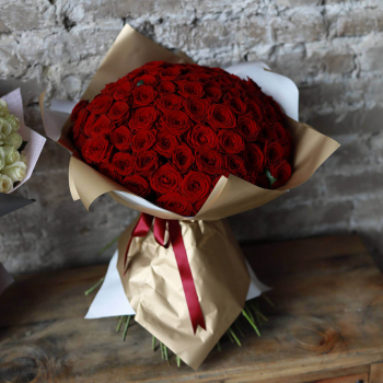 Букет красных роз от 9 шт. Букет красных роз от 9 шт.