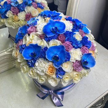 Голубая Лагуна с орхидеями от 51 шт. Голубая Лагуна с орхидеями от 51 шт.