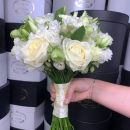 Букет невесты из эустомы и роз - 29 шт. Букет невесты из эустомы и роз - 29 шт.