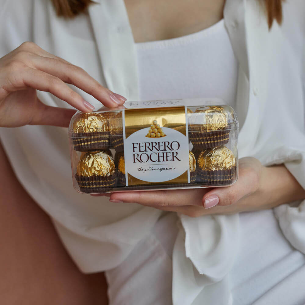 Набор конфет Ferrero Rocher - 16 шт. Набор конфет Ferrero Rocher - 16 шт.