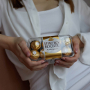Набор конфет Ferrero Rocher - 16 шт. Набор конфет Ferrero Rocher - 16 шт.