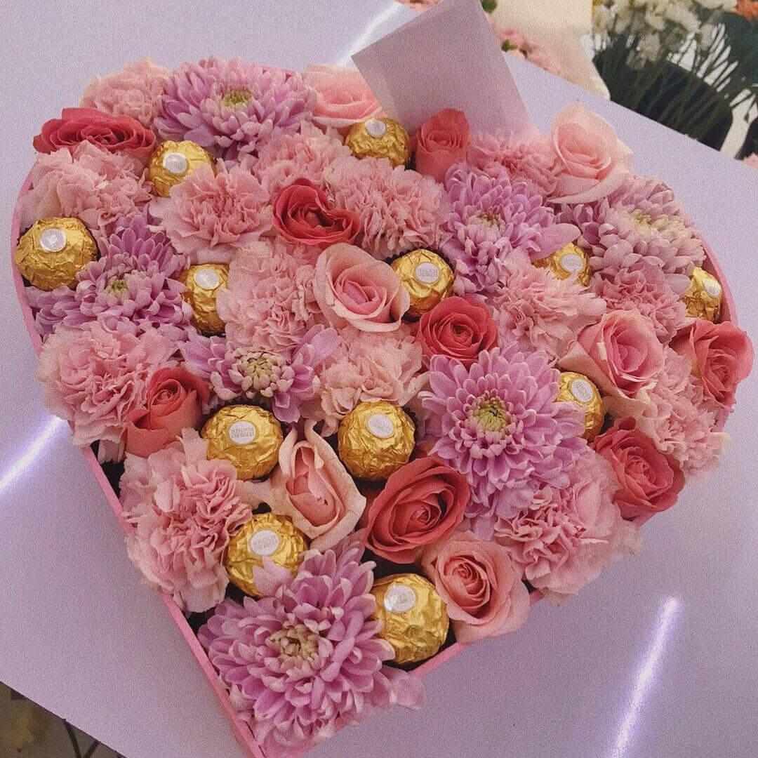 Гвоздики с Ferrero (сердце) - 41 шт. Гвоздики с Ferrero (сердце) - 41 шт.