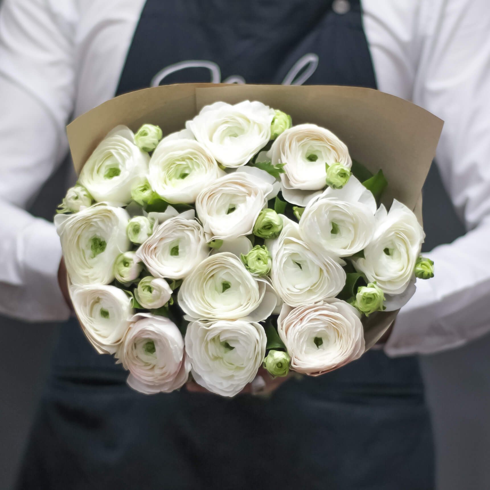 19 белых ранункулюсов в букете 19 белых ранункулюсов в букете