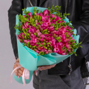 51 розовая фрезия в букете 51 розовая фрезия в букете