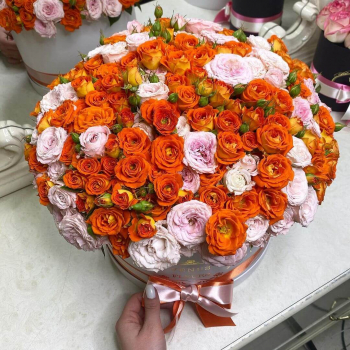 Микс из оранжевых кустовых роз от 29 шт. Микс из оранжевых кустовых роз от 29 шт.