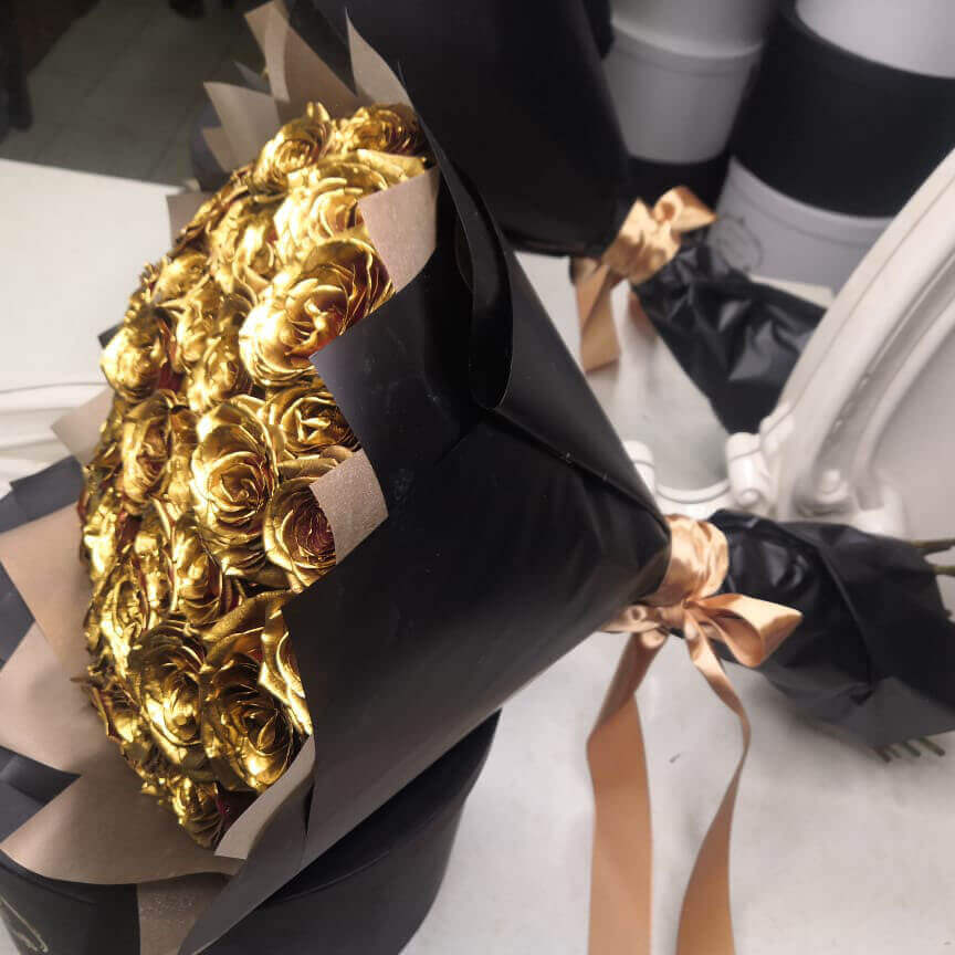 41 золотая роза в букете - классическая сборка 41 золотая роза в букете - классическая сборка