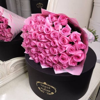 41 розовая роза в букете