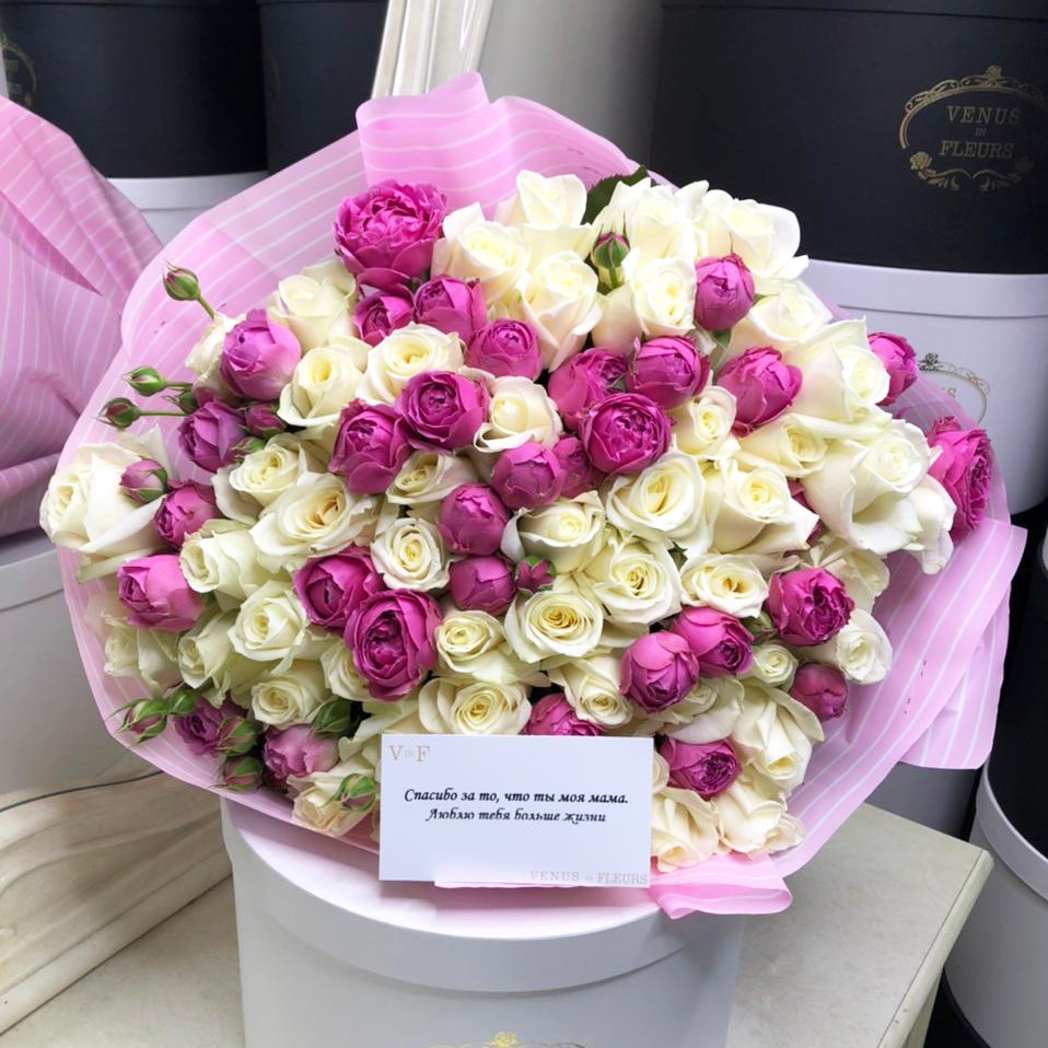 Пионовидные с белыми розами - 41 шт. Пионовидные с белыми розами - 41 шт.