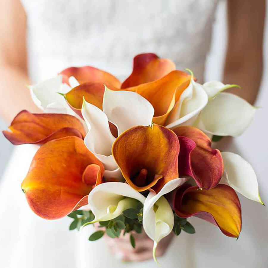 Бело-оранжевый букет невесты - 19 шт. Бело-оранжевый букет невесты - 19 шт.