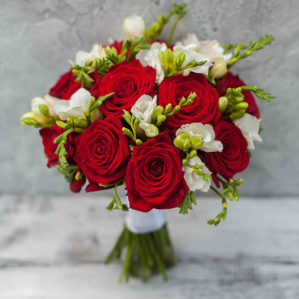 Букет невесты из роз и фрезий - 35 шт. Букет невесты из роз и фрезий - 35 шт.