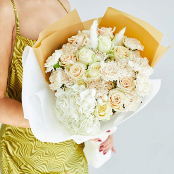 Купить букеты цветов на свадьбу с доставкой по Москве