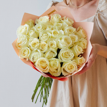 Букет белых роз - 19 шт.