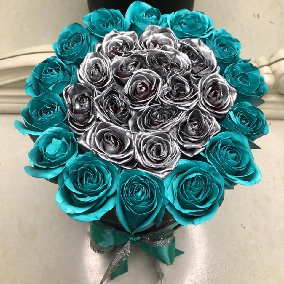 Серебряные розы с окантовкой - 29 шт. Серебряные розы с окантовкой - 29 шт.
