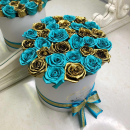 Бирюзово-золотые розы в коробке - 29 шт. Бирюзово-золотые розы в коробке - 29 шт.